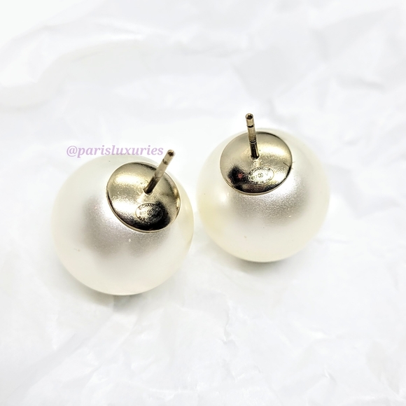 🚫SOLD🚫 CHANEL Jumbo Large Pearls CC Gold Pierced - Picture 7 of 8